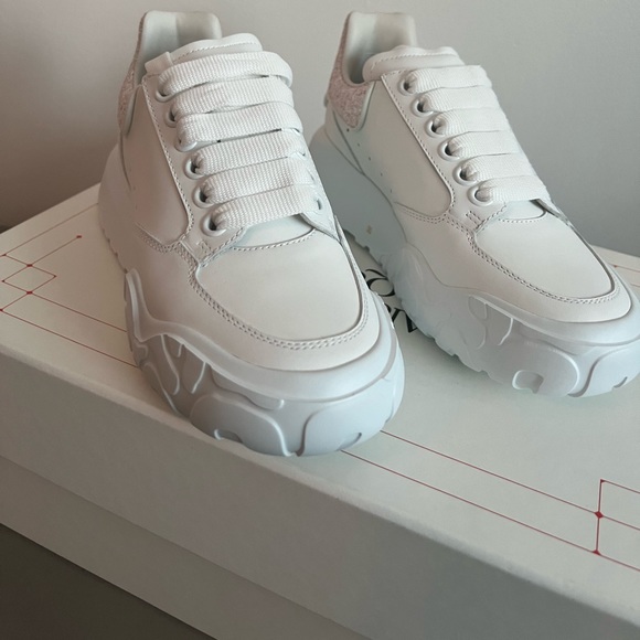 NIB Alexander McQueen White Court Trainer Leather Glitter Sneakers - Picture 3 of 4